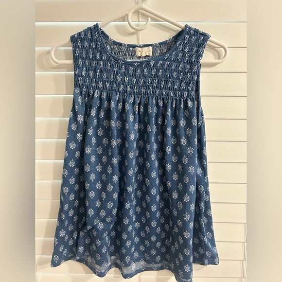 MELLODAY Tops - MELLODAY Navy Blue Floral Smocked Sleeveless Top